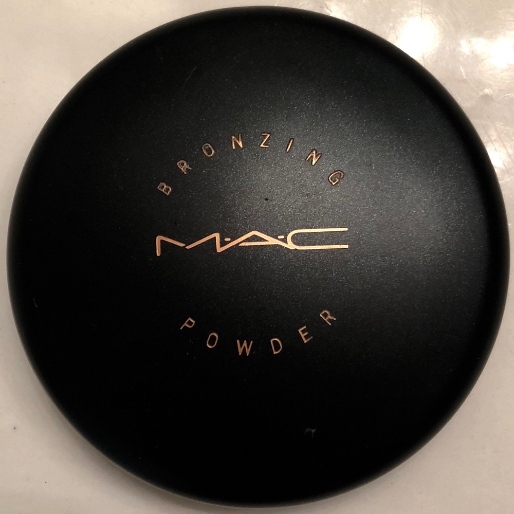 Mac bronzing powder